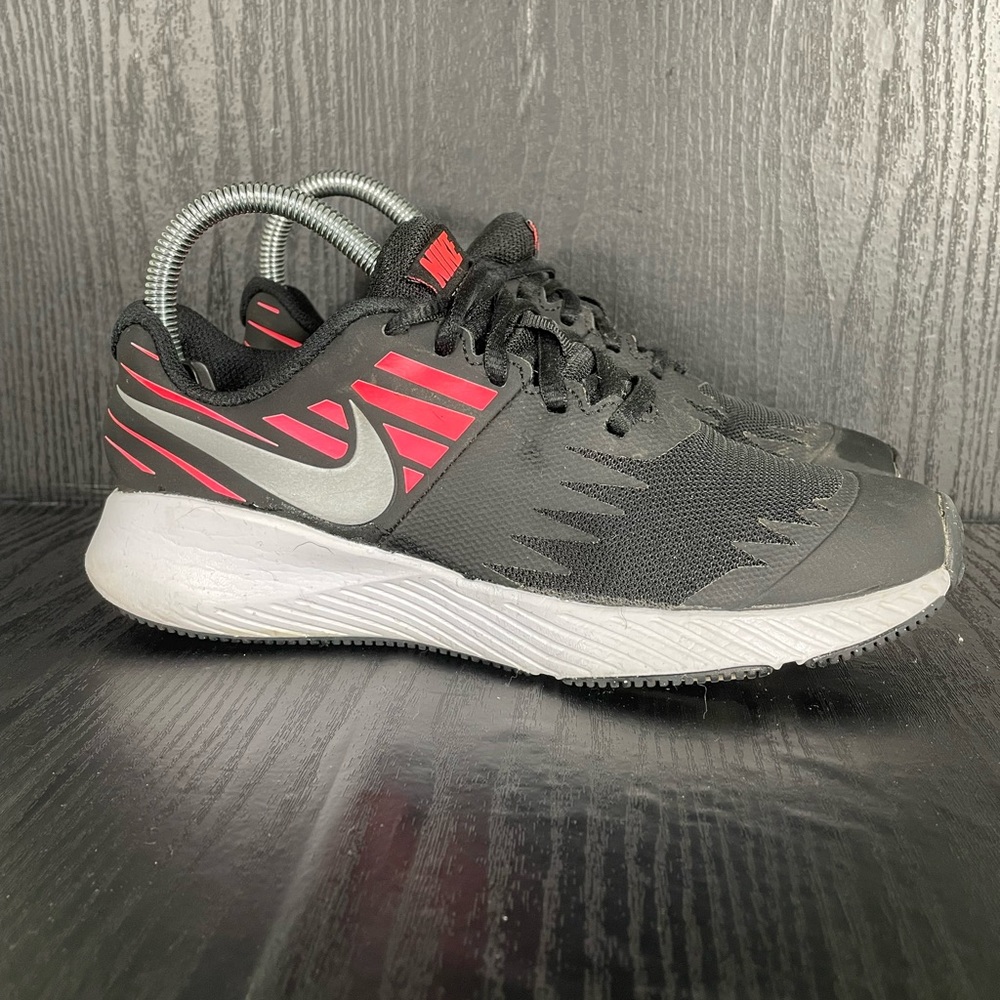 Nike Star Runner Youth size 4.5